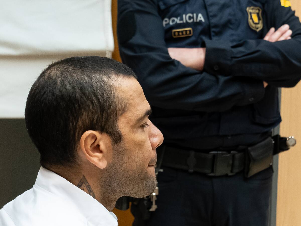 Dani Alves genera preocupación en España: “Está como deprimido, cabizbajo”