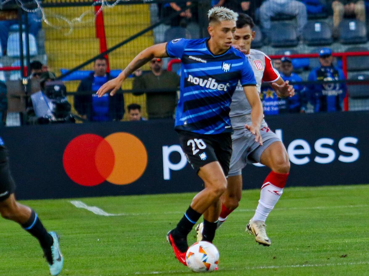 Huachipato batalló arduamente para rescatar un empate frente a Estudiantes en su debut por Copa Libertadores