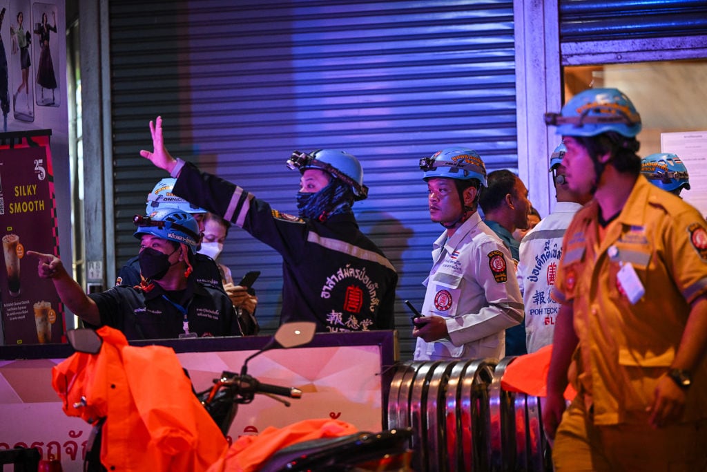 Los equipos de emergencia atienden un llamado por un incendio en Tailandia. Archivo.