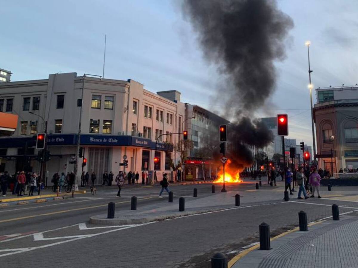 Concepción: marcha por homicidio de Rennatta Rozas termina con barricadas