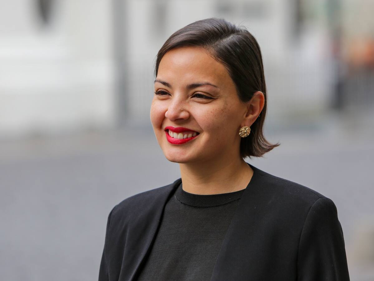 Ministra de las Culturas, Carolina Arredondo, revela que estuvo cerca de tener un importante papel en la serie “Los 80″