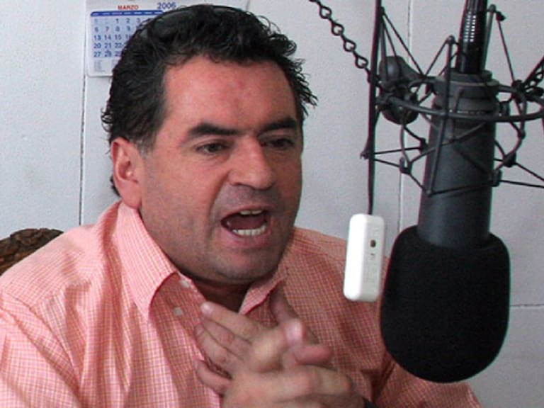 De la pulsera de los 11 poderes a la Moringa Ancestral: ¿Quién es Omar Gárate, el afamado locutor al que denunció el Sernac?