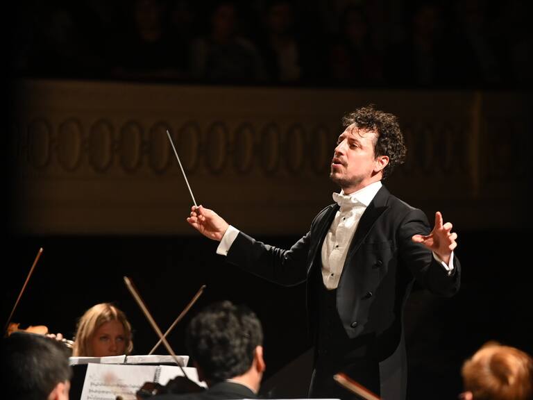 Un auspicioso inicio de temporada en el Municipal con Paolo Bortolameolli