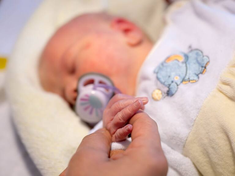 El Hospital St. Joseph-Stift de Bremen registra uno de los nacimientos en Alemania, cuando el país enfrenta una baja tasa de natalidad.