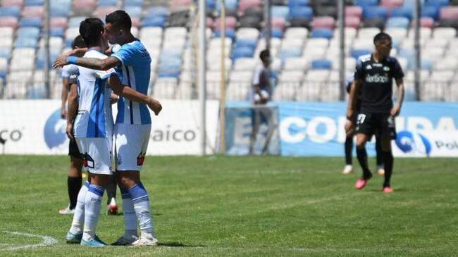 10 DE FEBRERO 2021 / ANTOFAGASTA Jugadores de Deportes Antofagasta celebran el triunfo , durante el partido valido por la Trigésima Segunda fecha del Campeonato Nacional AFP Plan Vital 2020, entre Deportes Antofagasta vs O'Higgins, disputado en el Estadio Calvo & Bascuñan
FOTO CAMILO ALFARO / AGENCIAUNO
