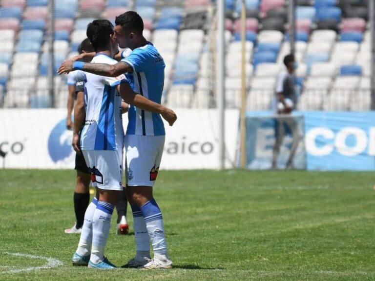 10 DE FEBRERO 2021 / ANTOFAGASTA Jugadores de Deportes Antofagasta celebran el triunfo , durante el partido valido por la Trigésima Segunda fecha del Campeonato Nacional AFP Plan Vital 2020, entre Deportes Antofagasta vs O'Higgins, disputado en el Estadio Calvo & Bascuñan
FOTO CAMILO ALFARO / AGENCIAUNO