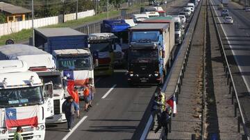 Doble homicidio en ruta de la fruta: camioneros anuncian querella y dan “72 horas” para que gobierno dé solución a la delincuencia