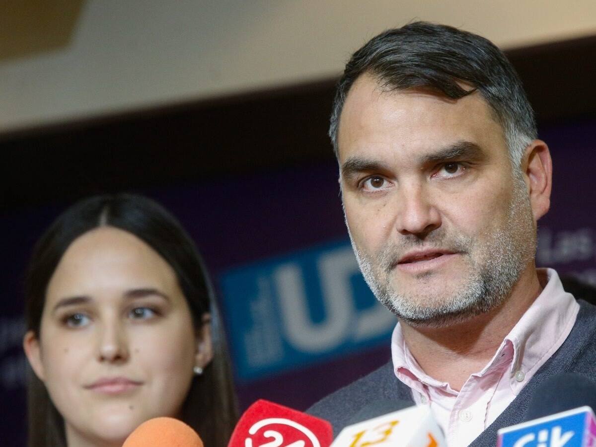 “Juega con fuego”: Senador Javier Macaya responde a la ministra Camila Vallejo tras apuntar a la oposición con el Caso Audios