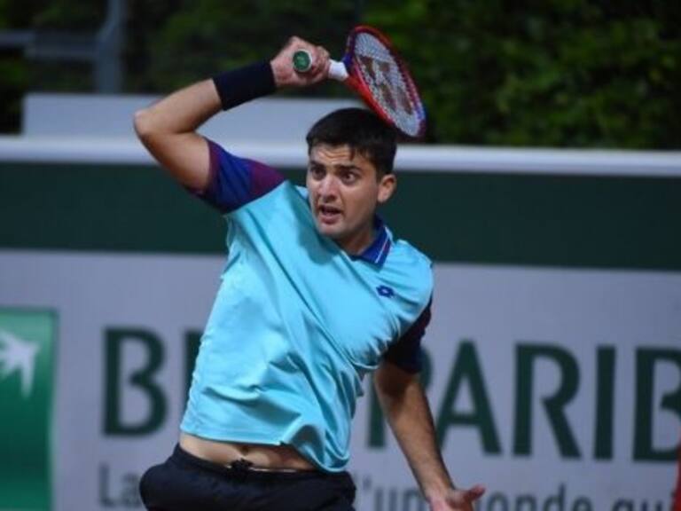 Tomás Barrios vino de atrás para instalarse en los octavos de final del Challenger de Sevilla