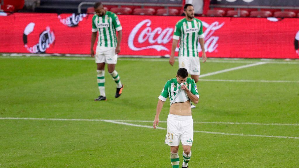 BILBAO, SPAIN - NOVEMBER 23: Guido Rodriguez of Real Betis during the La Liga Santander  match between Athletic de Bilbao v Real Betis Sevilla at the Estadio San Mames on November 23, 2020 in Bilbao Spain (Photo by David S. Bustamante/Soccrates/Getty Images)