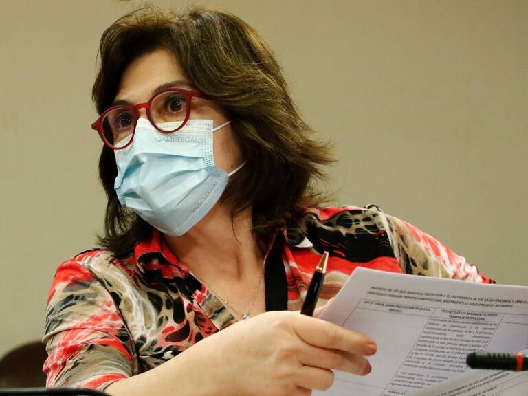 Ministra Uriarte y proceso constitucional: «El acuerdo no es entre el gobierno y las fuerzas políticas, el acuerdo debe realizarse entre las fuerzas políticas»