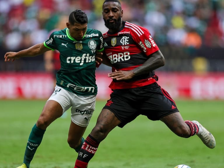 Sólo Arturo Vidal vio acción: Flamengo cae en una frenética definición de la Supercopa de Brasil ante el Palmeiras