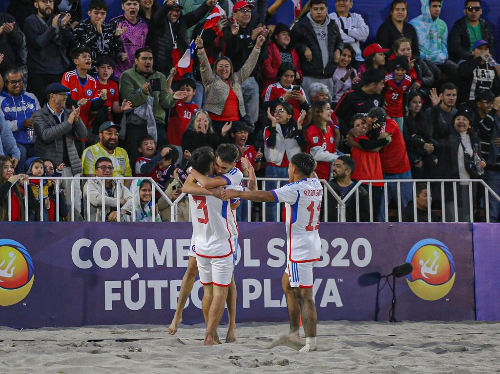 Chile golea a Uruguay y suma su segundo triunfo seguido en el Sudamericano Sub 20 de Fútbol Playa