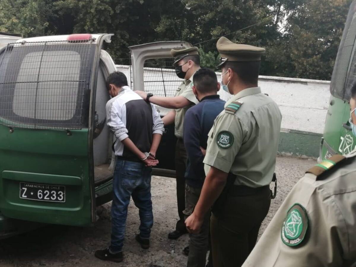 Detienen a 14 militares en fiesta clandestina en Angol