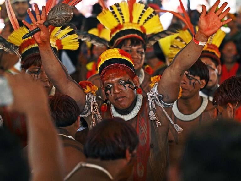 Indígenas son parte de una celebración oficial en Brasilia la capital de Brasil