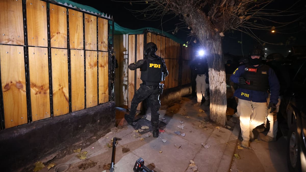Realizan allanamientos por drogas, armas y homicidios en El Bosque: operativo estaría ligado a crimen ocurrido en marzo