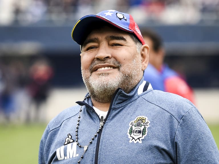 Diego Armando Maradona dejó la clínica y revelan primera imagen tras operación