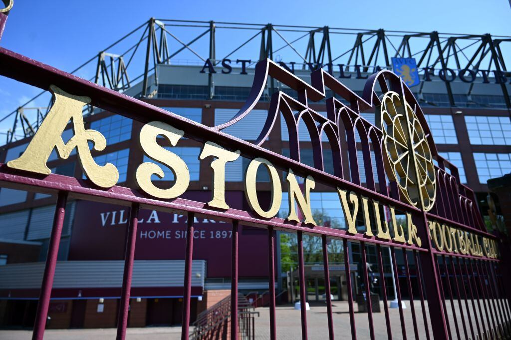 El Villa Park de Aston Villa con su puertas cerradas ante la pandemia
