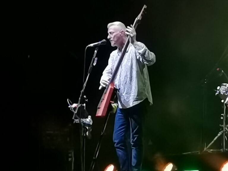 «Flor y Raíz»: Pedro Aznar cautiva a su público con su nuevo espectáculo