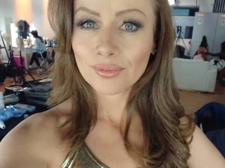 Amaya Forch The Covers