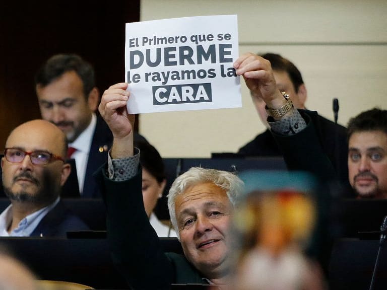 Presupuesto 2023: las imágenes que dejaron las 21 horas de trabajo consecutivas en la Cámara de Diputados