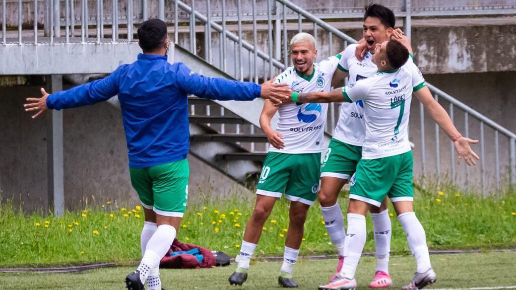 20 de Noviembre de 2020 / PUERTO MONTTMinuto 37 Gol de Rodrigo Linares para Deportes Puerto Montt en el Estadio Bicentenario Chinquihue, partido valido por la fecha 21 del Campeonato Primera B 2020
FOTO: FELIPE CONSTANZO / AGENCIAUNO