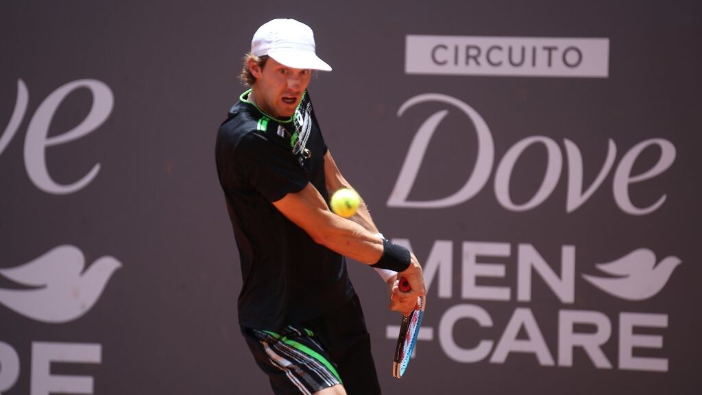 Nicolás Jarry cae ante Juan Pablo Varillas pero aún puede entrar al cuadro de Roland Garros