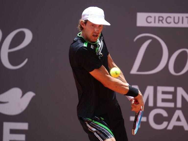 Nicolás Jarry cae ante Juan Pablo Varillas pero aún puede entrar al cuadro de Roland Garros