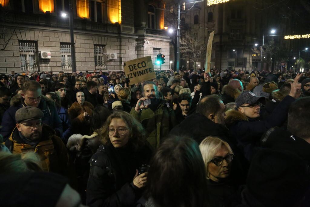 Los líderes de la oposición convocaron protestas luego que observadores europeos ratificaran las irregularidades en las elecciones en Serbia.