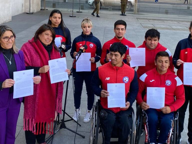 Deportistas y diputadas solicitan entregar departamentos de la Villa Panamericana a medallistas de Santiago 2023