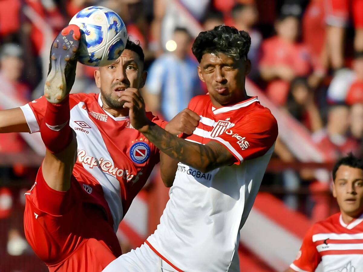 Goleado y lleno de críticas: Estudiantes se prepara para el duelo clave contra la U por Copa Libertadores tras sufrir una dura derrota