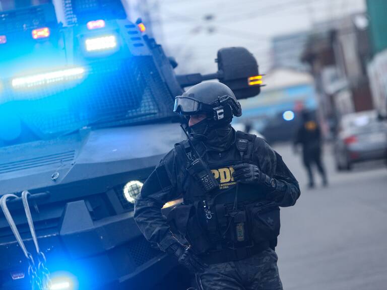 Tras varios homicidios en La Pintana: Carabineros y PDI realizan gran operativo policial en Villa La Orquesta