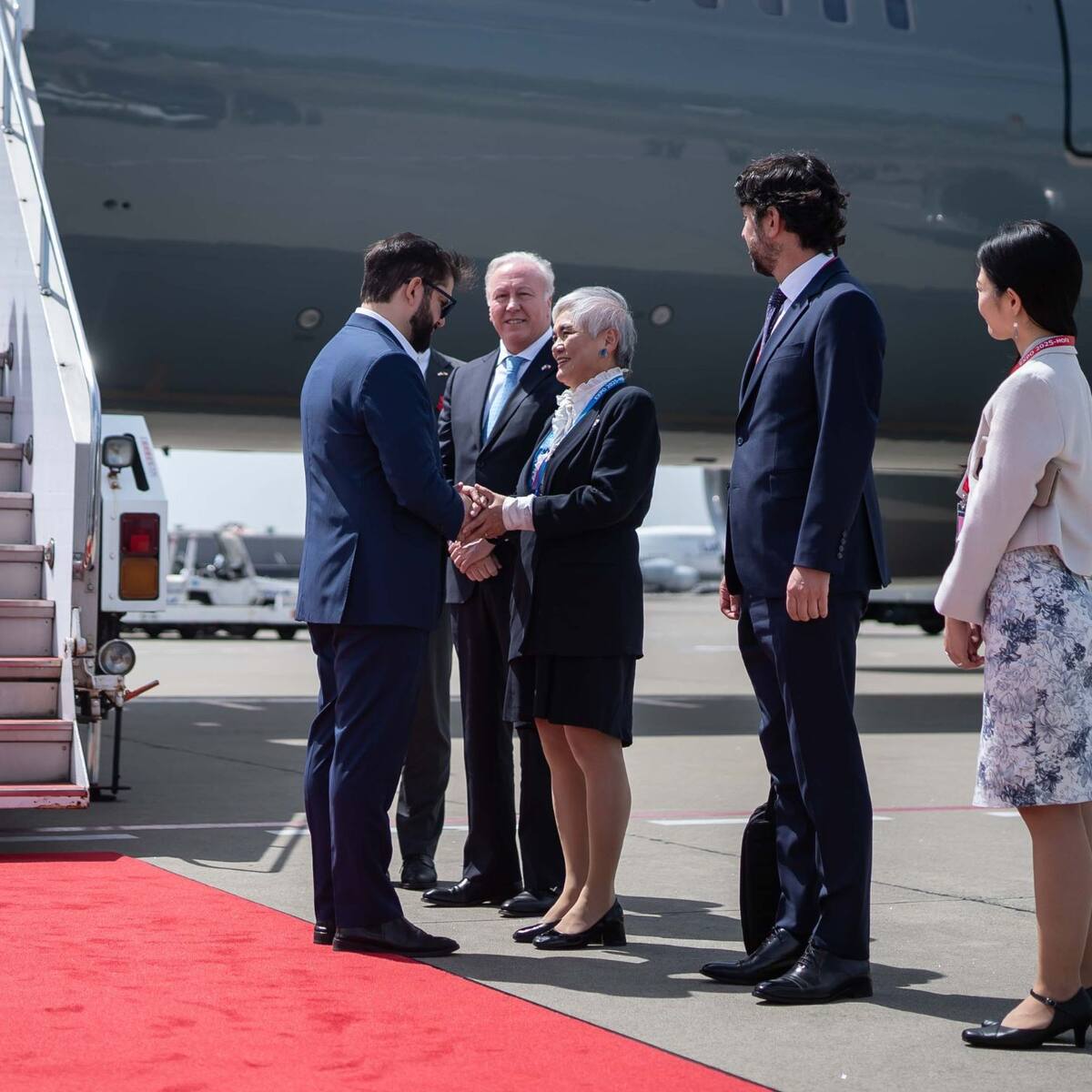 Presidente Gabriel Boric aterriza en Japón para dar inicio a su gira por Asia