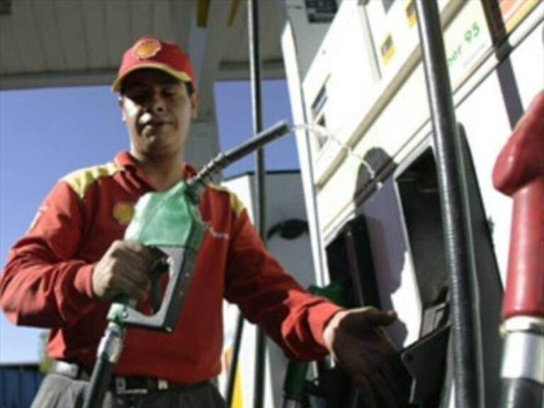 Denuncian que estación de servicio suministró diesel en vez de bencina a clientes en Maipú