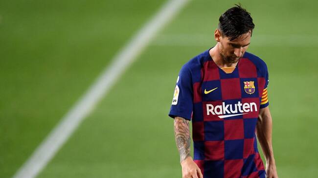 BARCELONA, SPAIN - JULY 16: Lionel Messi of FC Barcelona shows his disappointment during the Liga match between FC Barcelona and CA Osasuna at Camp Nou on July 16, 2020 in Barcelona, Spain. (Photo by David Ramos/Getty Images)