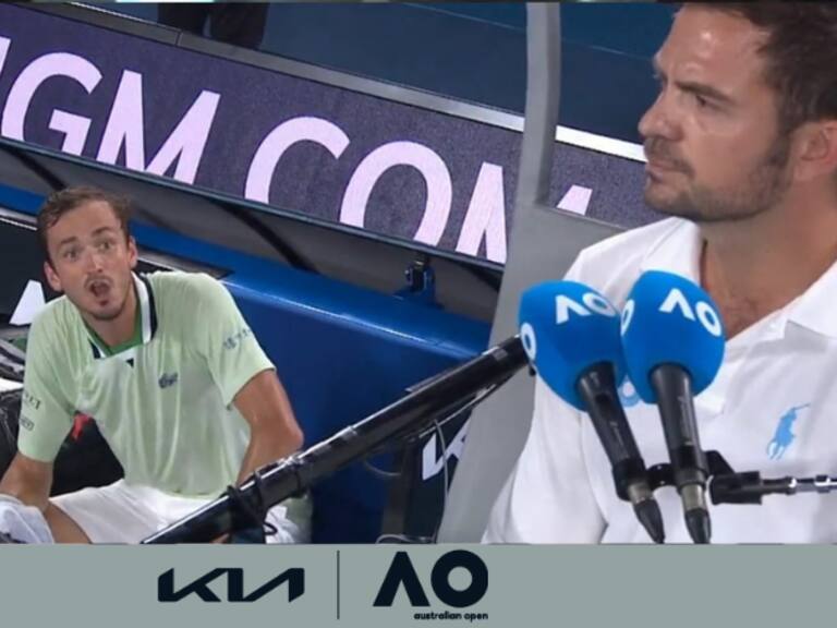 Medvedev se descontroló e insultó al juez en Australia: «¿Eres estúpido? ¡Mírame, te estoy hablando!»