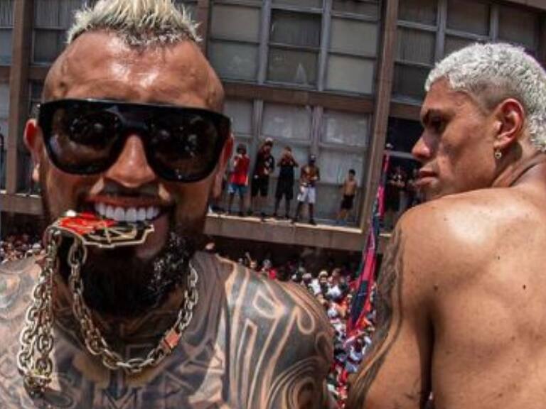 La peculiar encuesta de Arturo Vidal: "¿Me retiro o no de la selección?"