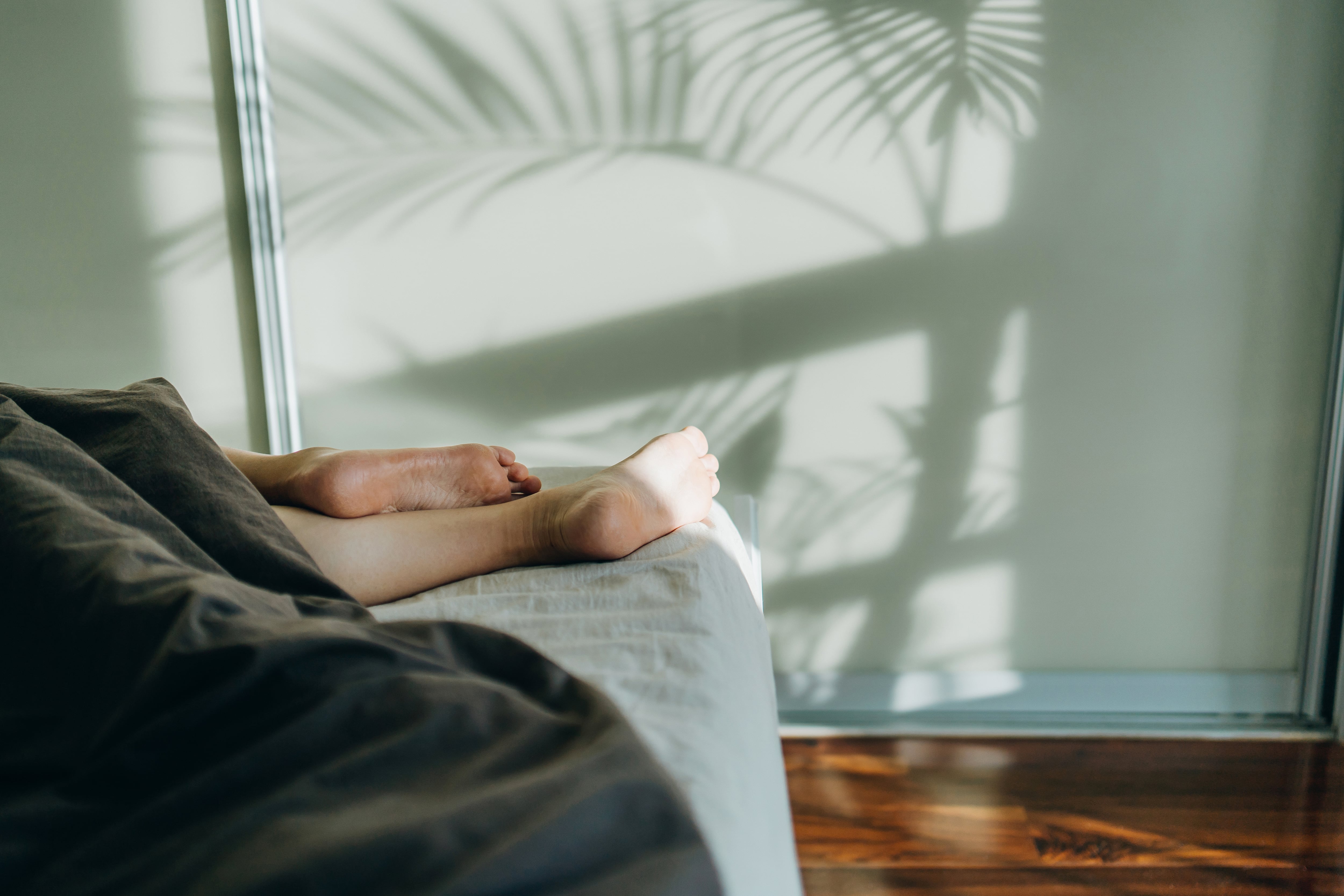 No es la melatonina: este sería el hábito que la ciencia recomienda incorporar para dormir mejor