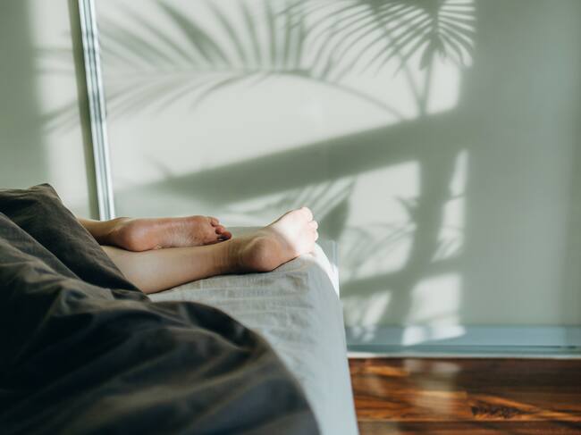 No es la melatonina: este sería el hábito que la ciencia recomienda incorporar para dormir mejor