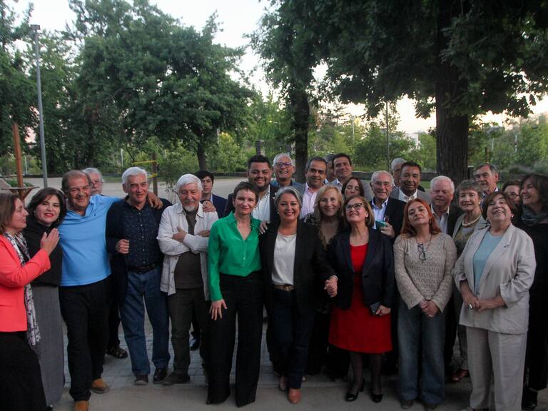 Socialismo democrático entrega su total apoyo a Jeannette Jara