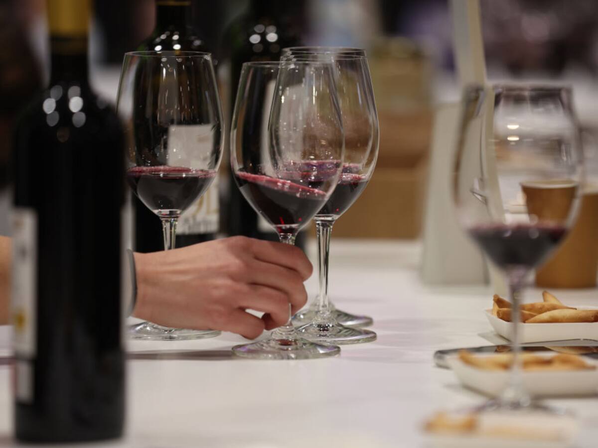 Esta es la razón por la que duele la cabeza después de tomar vino, según un estudio de la Universidad de California