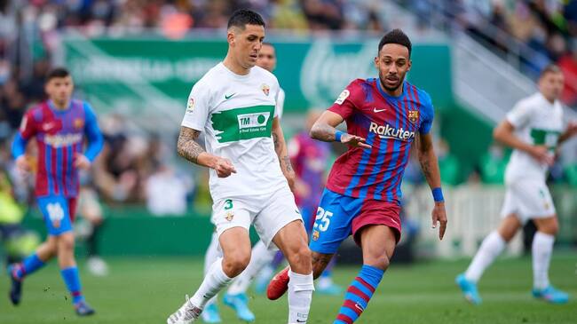 Con Enzo Roco todo el partido, Elche perdió ante Barcelona en la Liga Española
