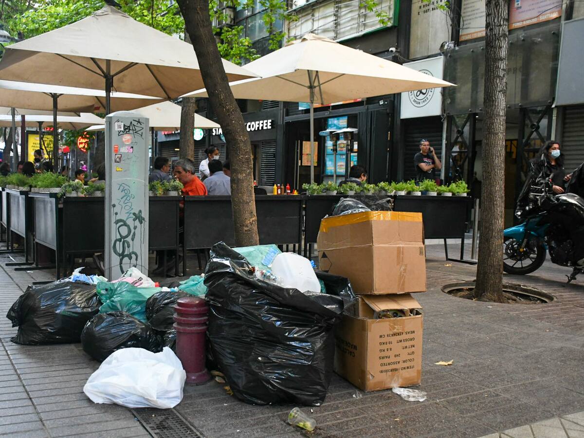 Paro de recolectores de basura en Santiago genera preocupación sanitaria y coordinación de autoridades con Seremi de Salud