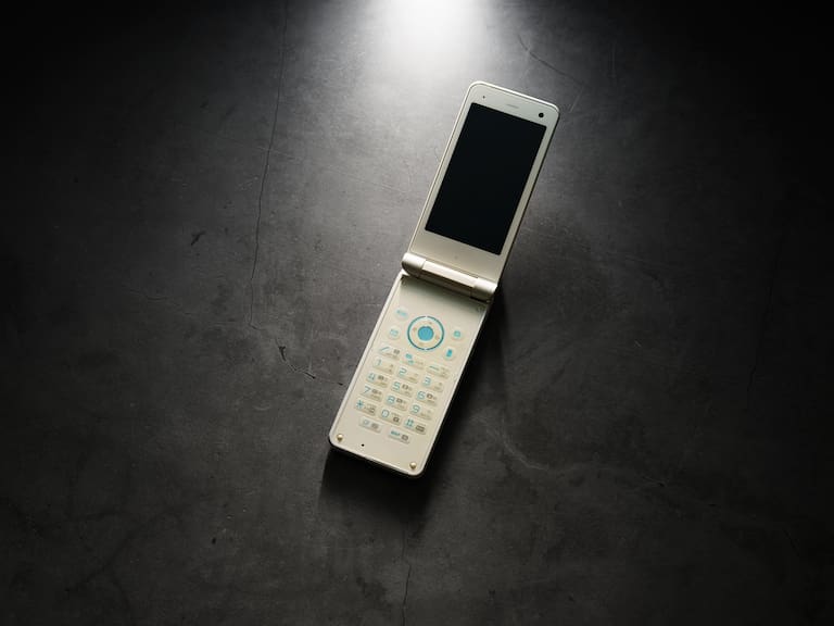 Estas son las ventajas (que pocos conocen) de tener un “teléfono básico” en la actualidad