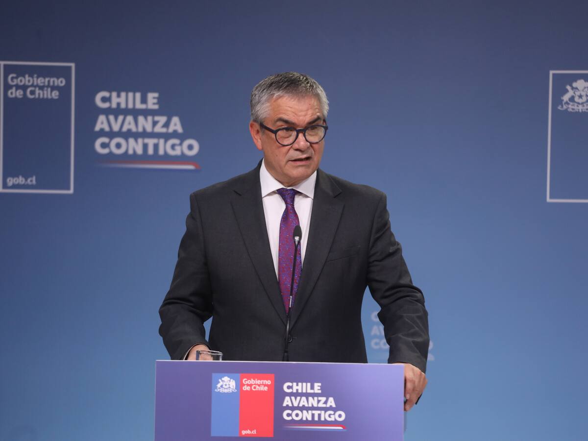 Parlamentarios siguen buscando que el Viernes Santo sea feriado irrenunciable: Gobierno lo rechaza ya que tendría “implicancias económicas y fiscales”