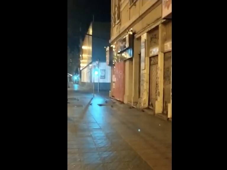 ¡Escalofriante! Video registró plaga de ratones en un local antiguo del centro de Valparaíso