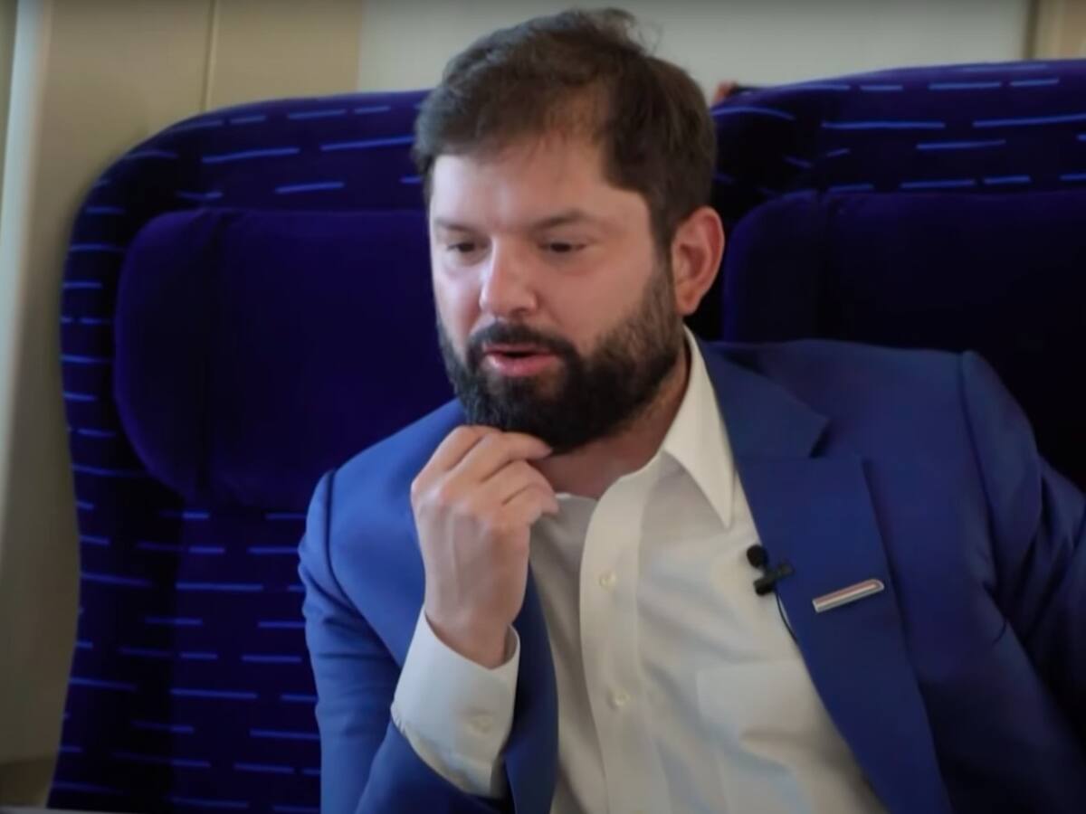 “No fui pateado”: Presidente Boric revela cómo se dio realmente el término de su relación con Irina Karamanos
