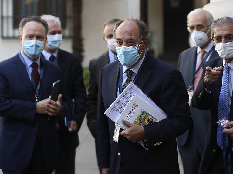 08 de Abril de 2022/SANTIAGOLa Confederacin de la producin del Comercio, encabezado por su presidente, Juan Sutil, llegan al Palacio de La Moneda, para reunirse con la ministra del Interior.
FOTO:CRISTOBAL ESCOBAR/AGENCIAUNO