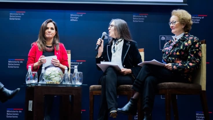 “La democracia está bajo ataque”: presidenta de Ammpe World analiza rol del periodismo en conversatorio con Cancillería