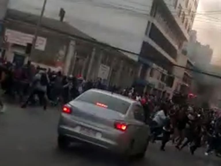 Conductor atropelló a cinco manifestantes en Antofagasta